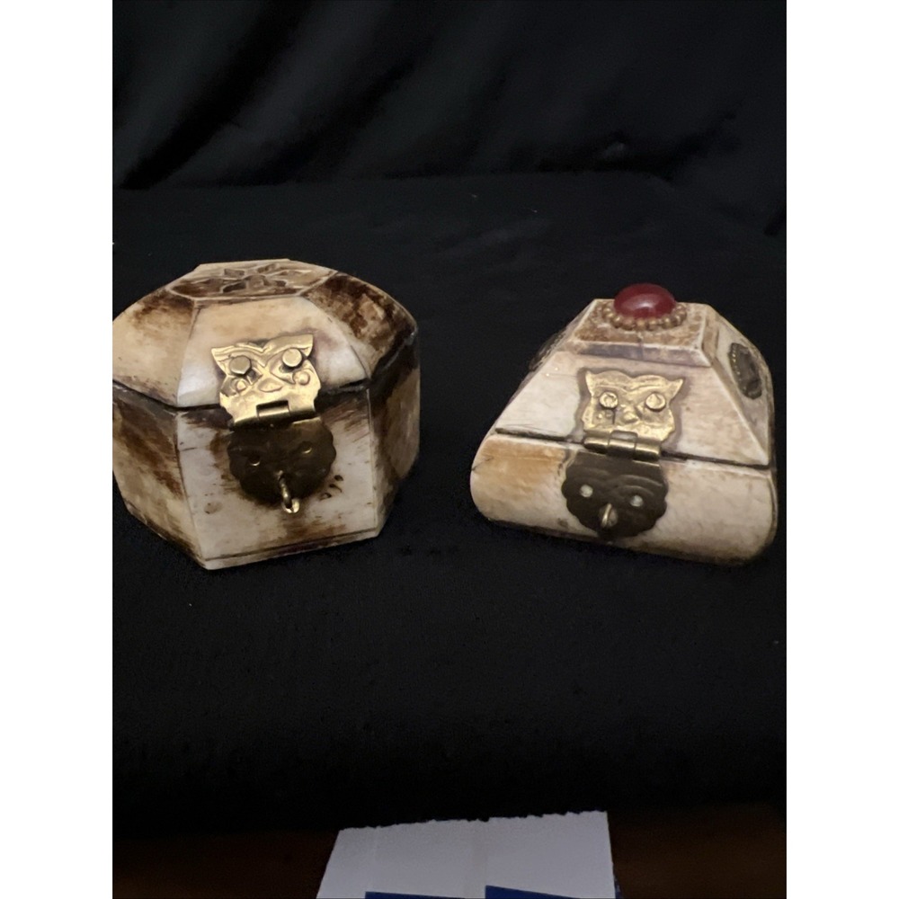 Vintage Small Inlaid Trinket Boxes Velvet Lined Wood Core Set Of 2